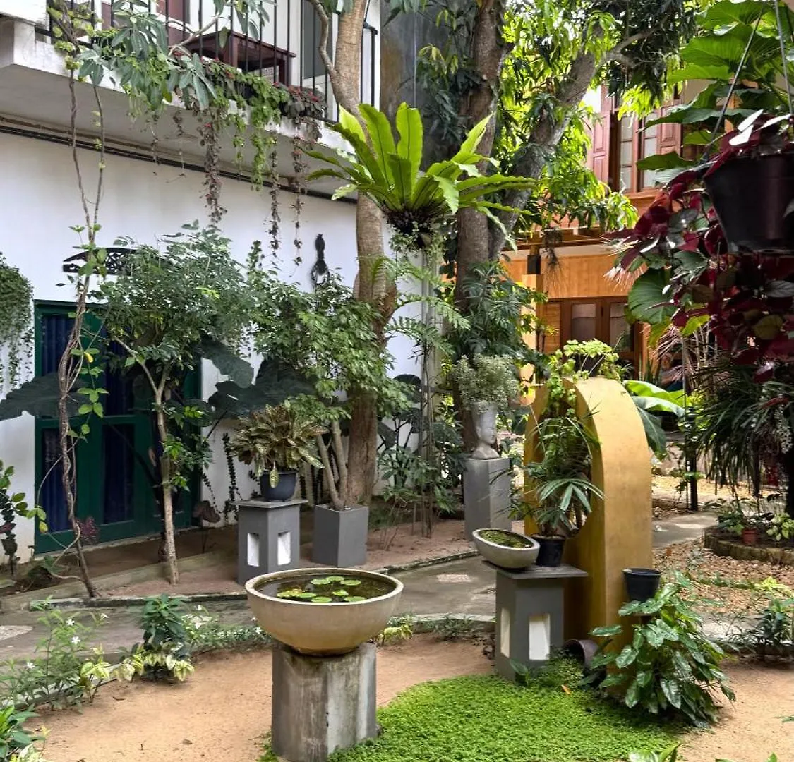 Gomez Place Negombo Guest house