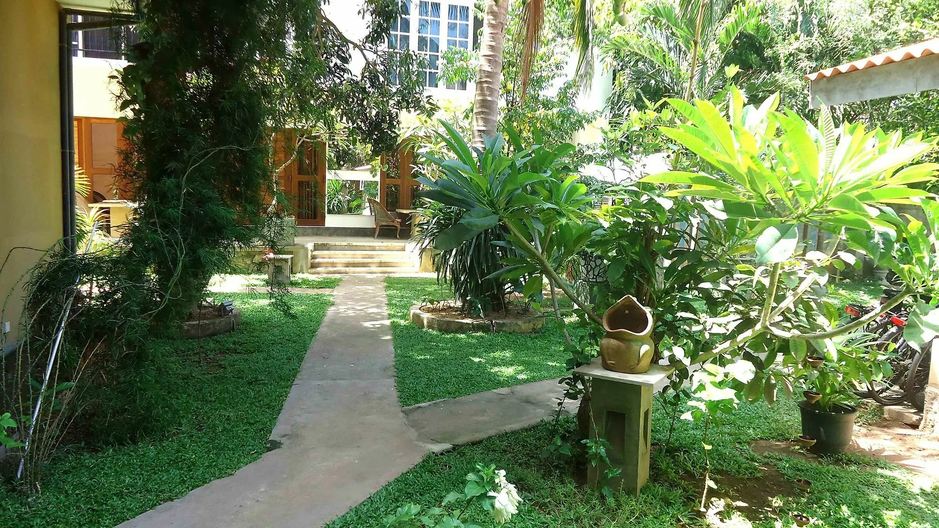 Gomez Place Negombo Guest house